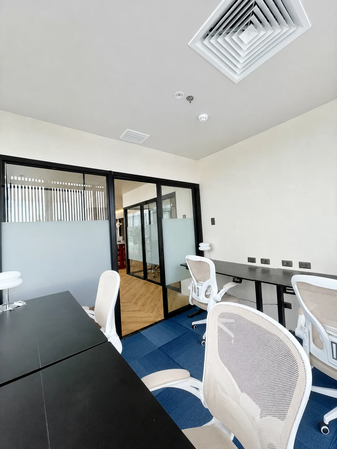 Tenacity Office (4 Seats) thumbnail 3